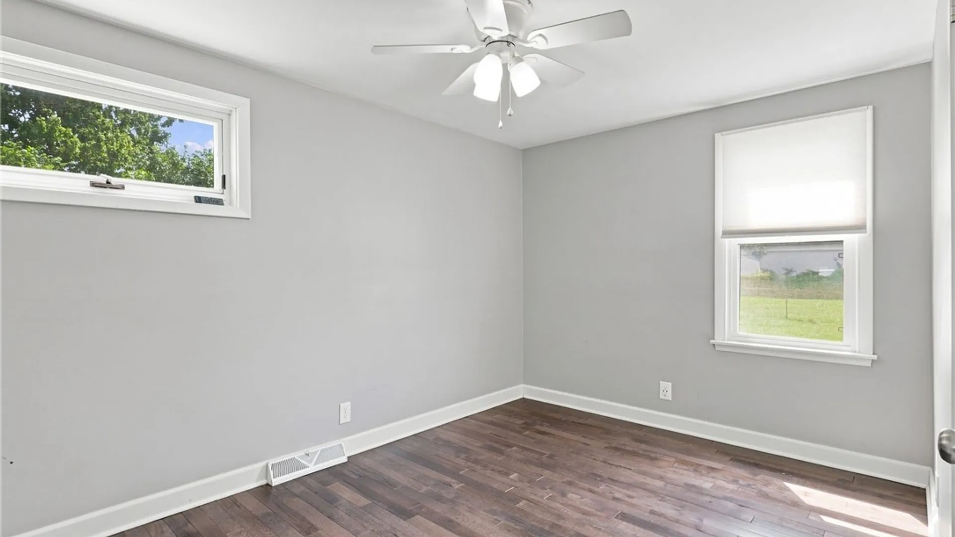 Property at 20 Leni Lane, Cheektowaga, NY 14225 12