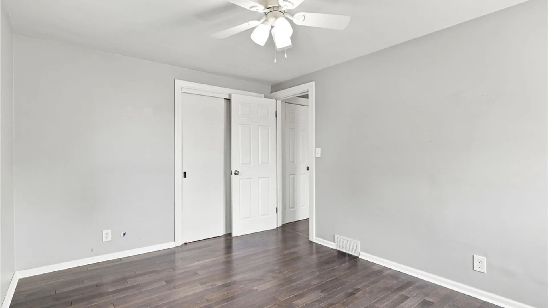 Property at 20 Leni Lane, Cheektowaga, NY 14225 17