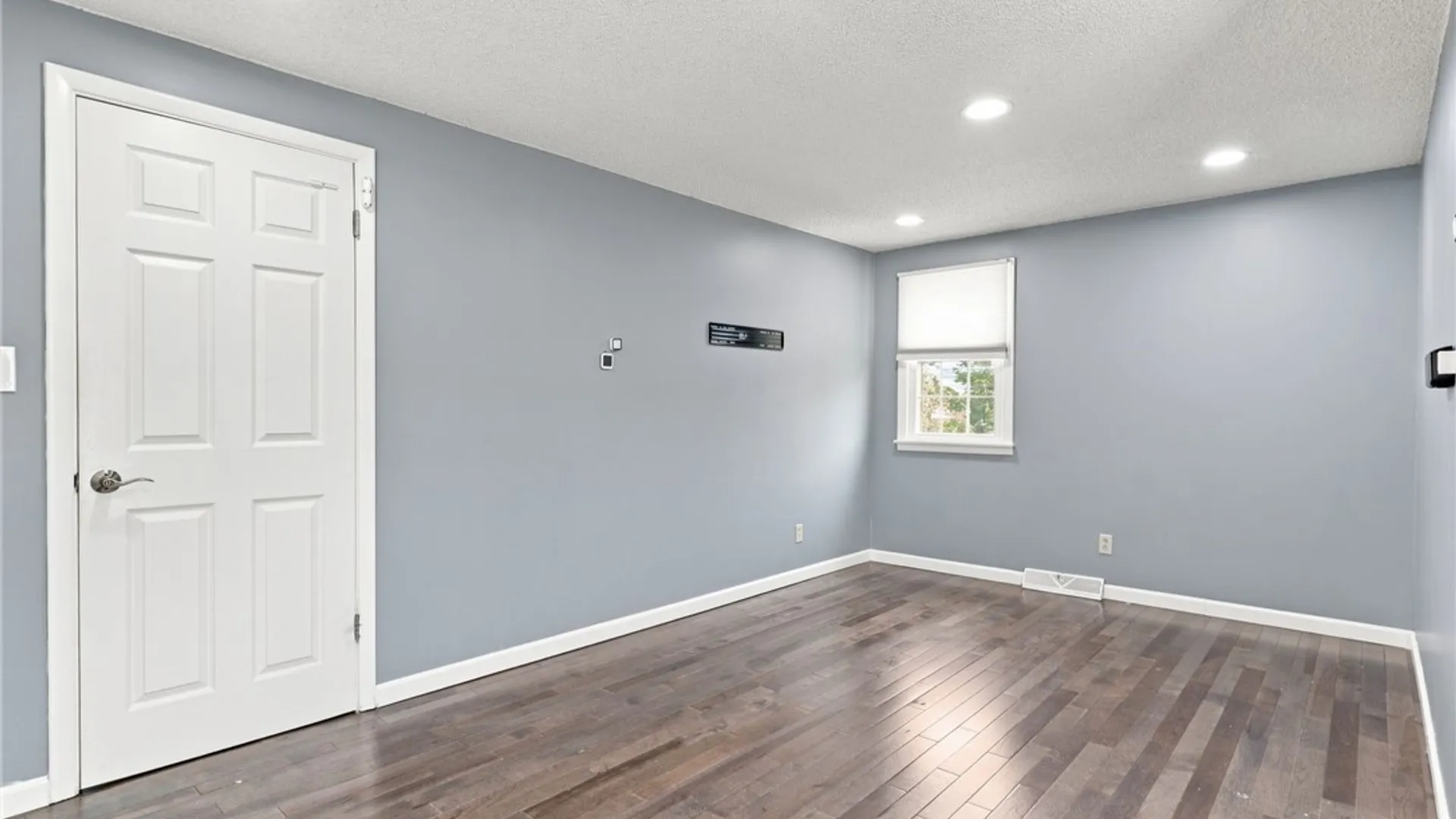 Property at 20 Leni Lane, Cheektowaga, NY 14225 24