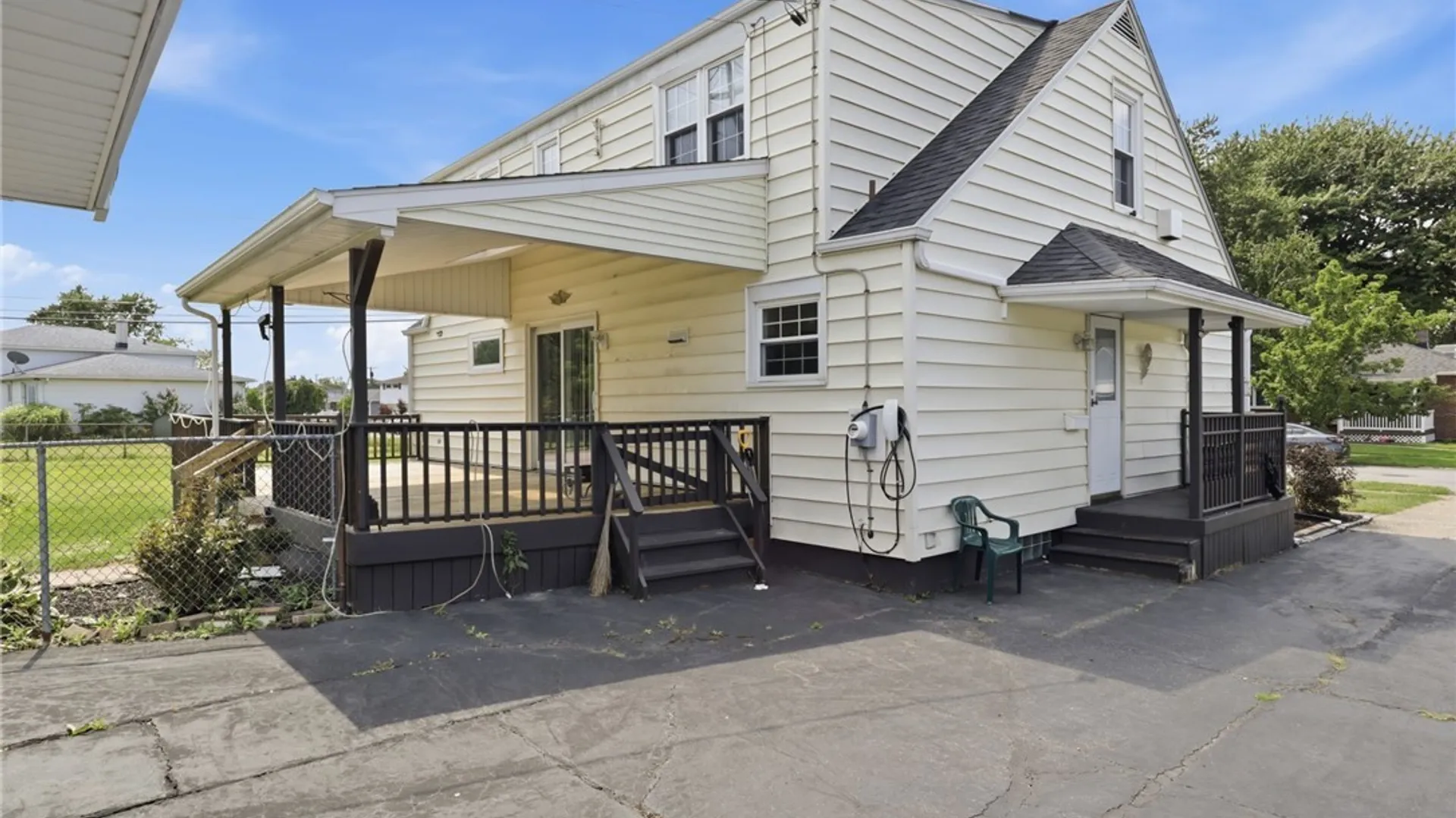 Property at 20 Leni Lane, Cheektowaga, NY 14225 34