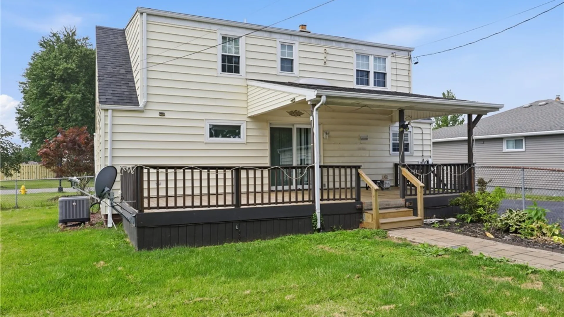 Property at 20 Leni Lane, Cheektowaga, NY 14225 36