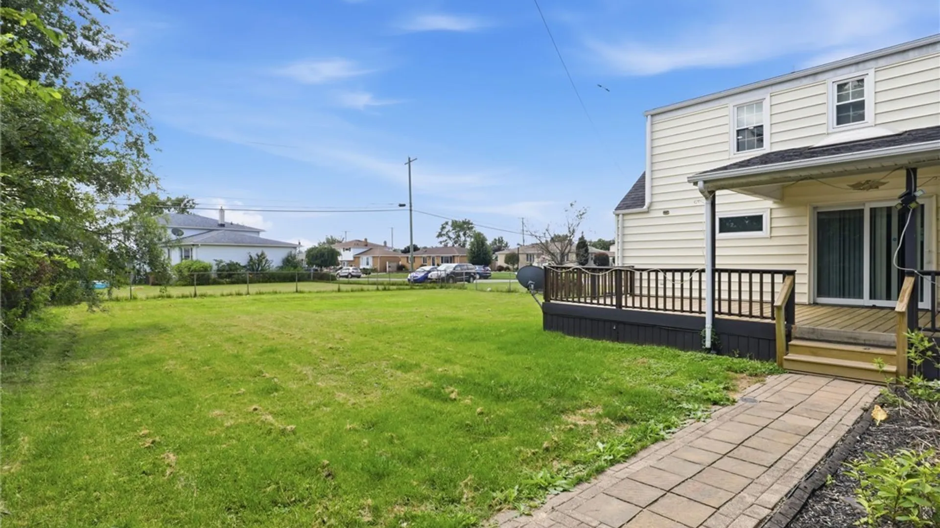 Property at 20 Leni Lane, Cheektowaga, NY 14225 37
