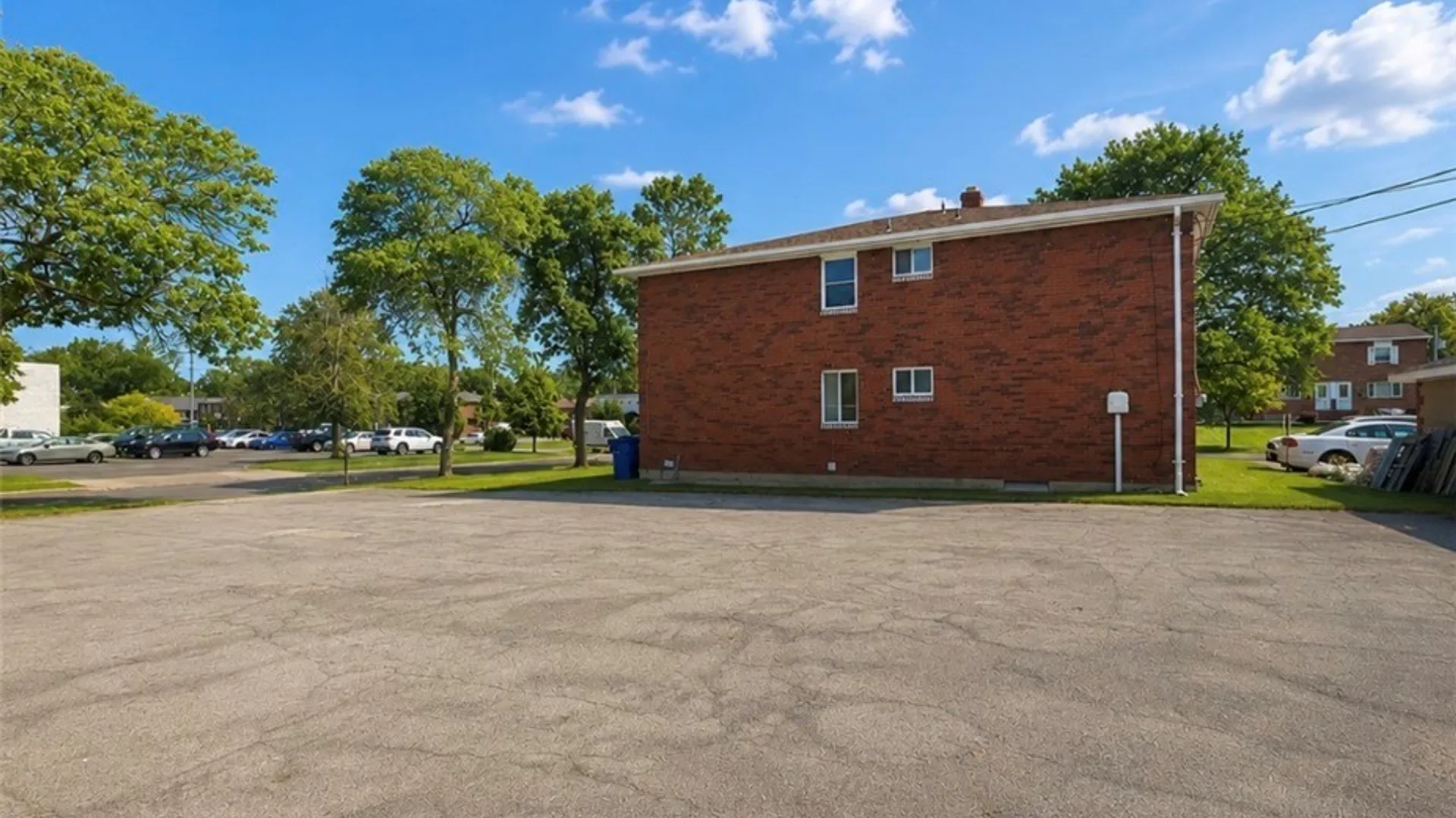 Property at 101 Draden Ln, Amherst, NY 14228 3
