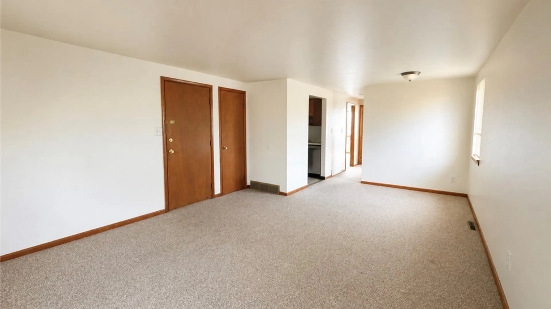 Property at 101 Draden Ln, Amherst, NY 14228 5