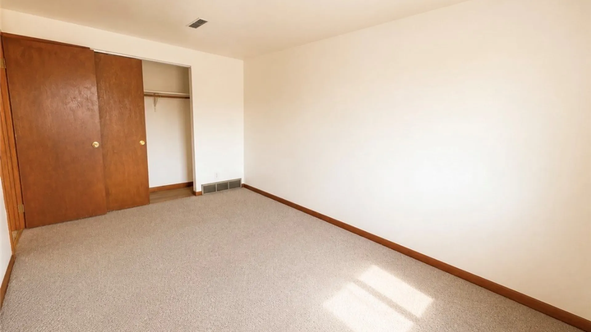 Property at 101 Draden Ln, Amherst, NY 14228 25