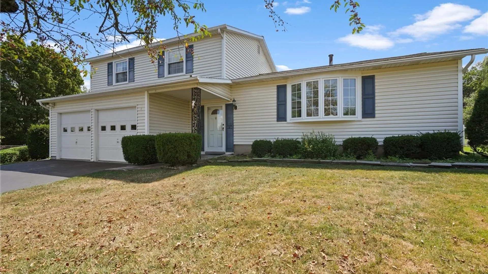 Property at 6870 Crystalwood Drive, Salina, NY 13088 5