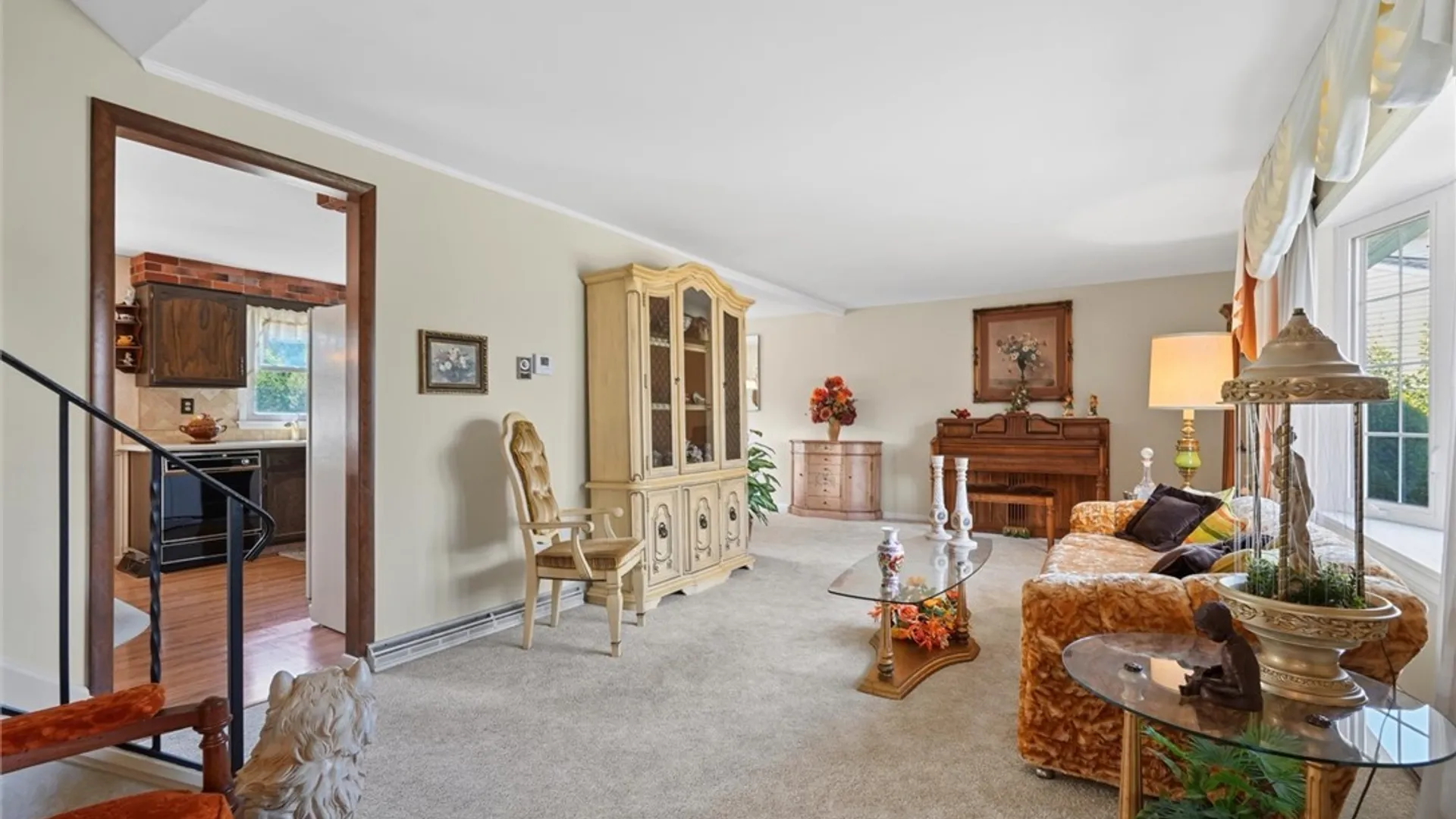 Property at 6870 Crystalwood Drive, Salina, NY 13088 9