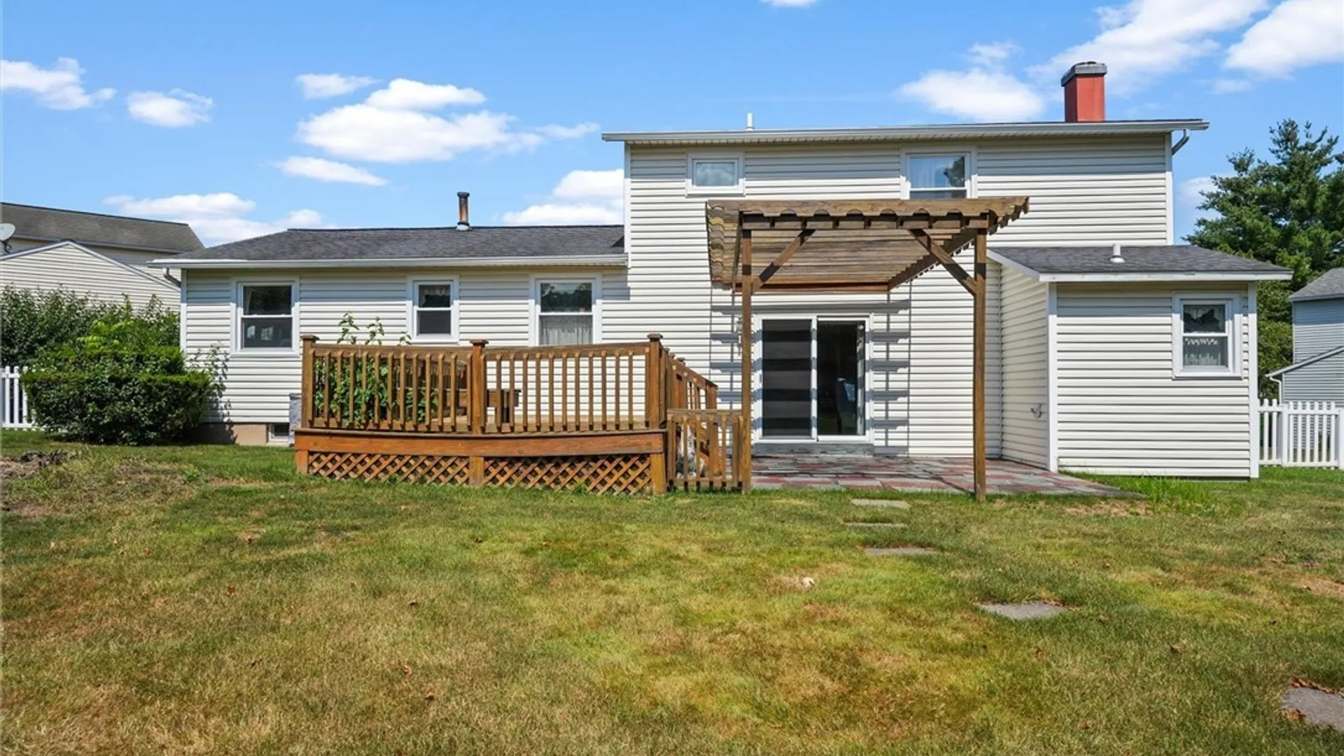 Property at 6870 Crystalwood Drive, Salina, NY 13088 36