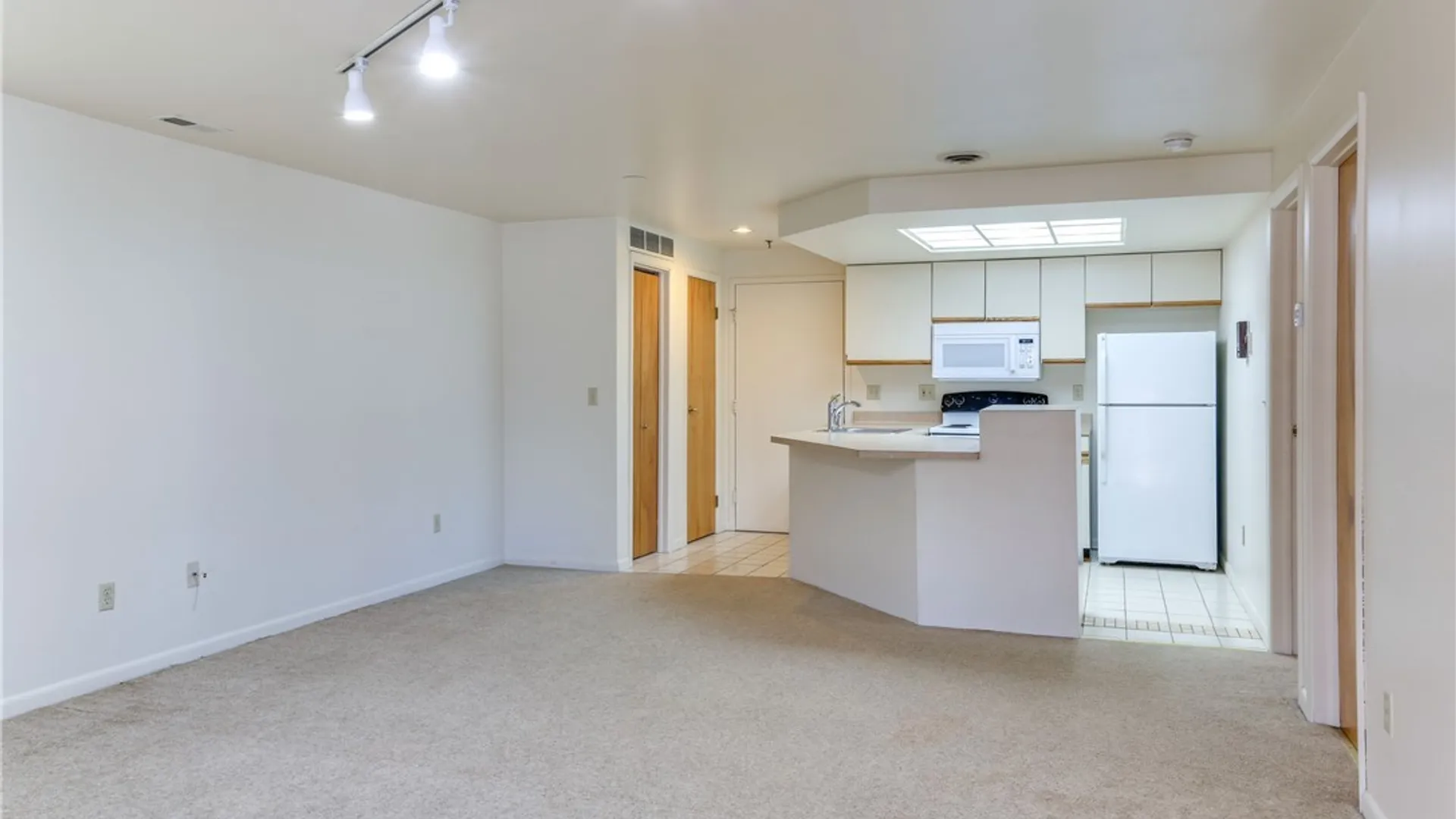 Property at 1250 Youngs Road, Amherst, NY 14221 4