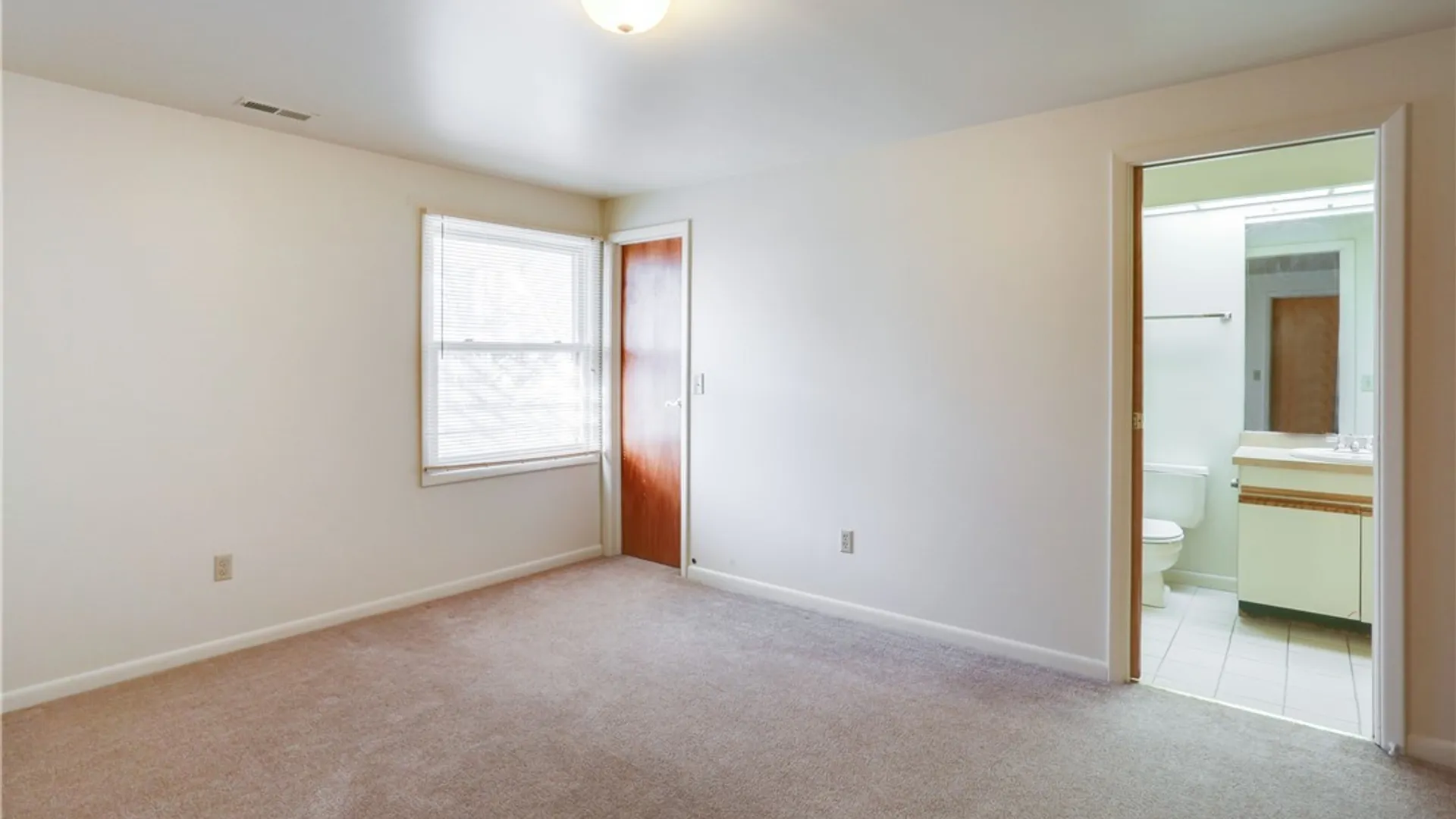 Property at 1250 Youngs Road, Amherst, NY 14221 6