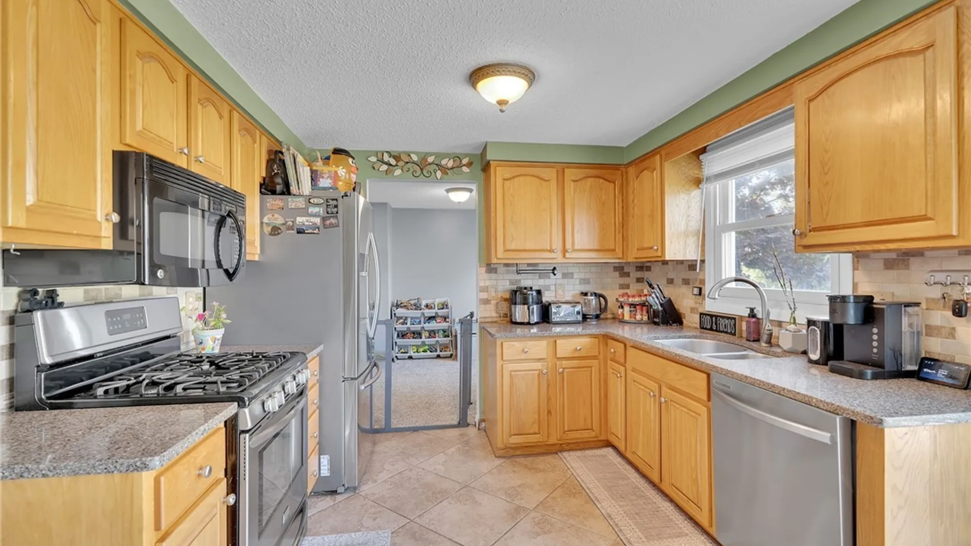 Property at 3710 Howard Road, Hamburg, NY 14075 18