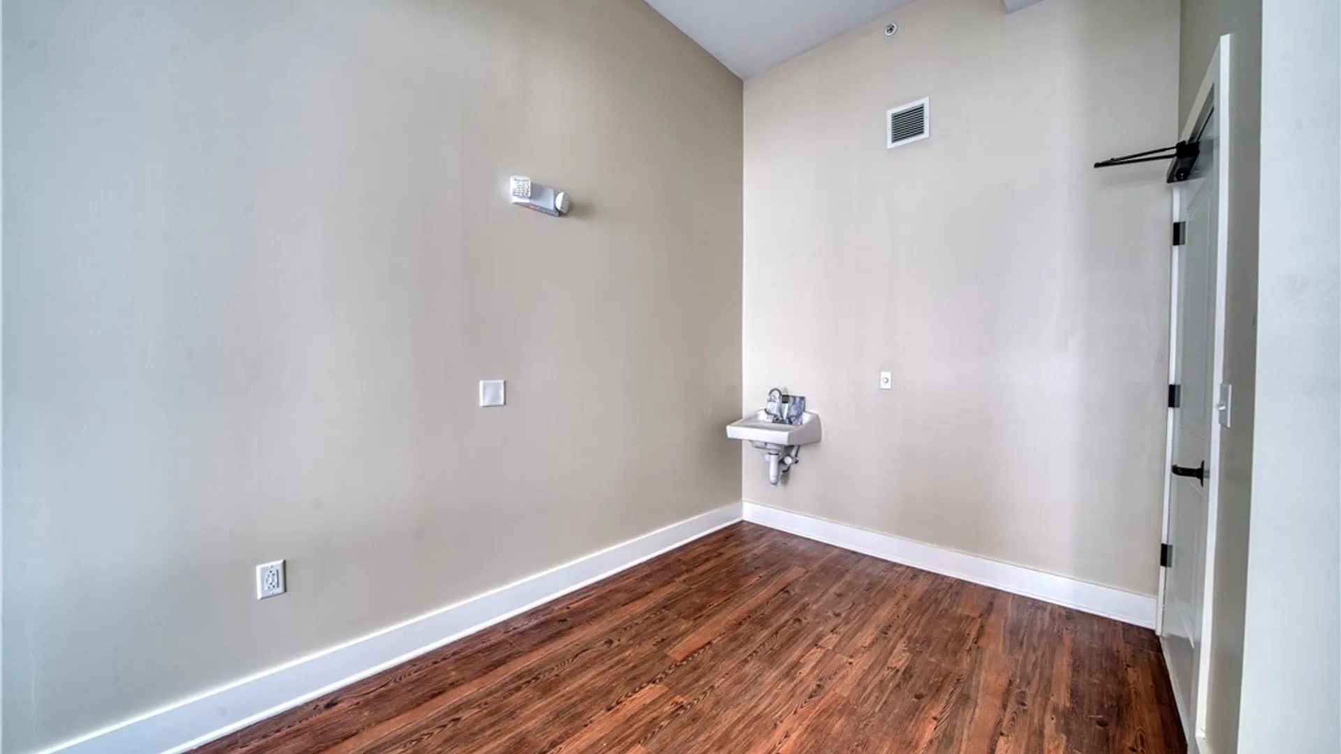 Property at 414 Carroll St #7, Elmira City, NY 14901 16