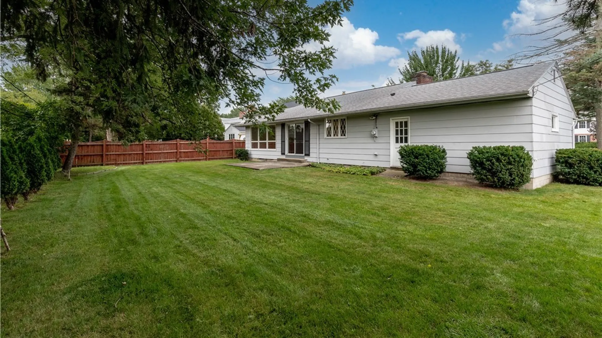 Property at 108 The Paddock, Amherst, NY 14221 7