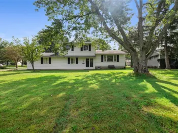 Property at 10 Medallion Drive, Greece, NY 14626