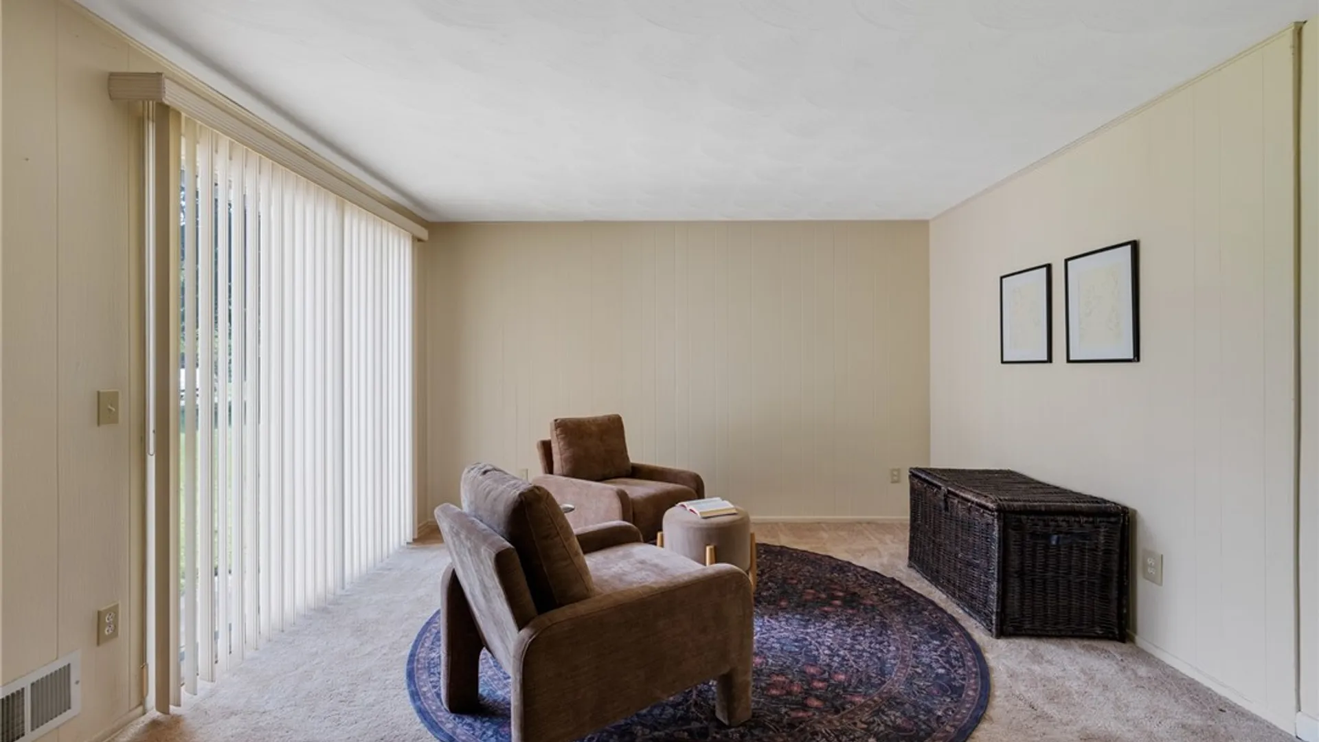 Property at 10 Medallion Drive, Greece, NY 14626 8