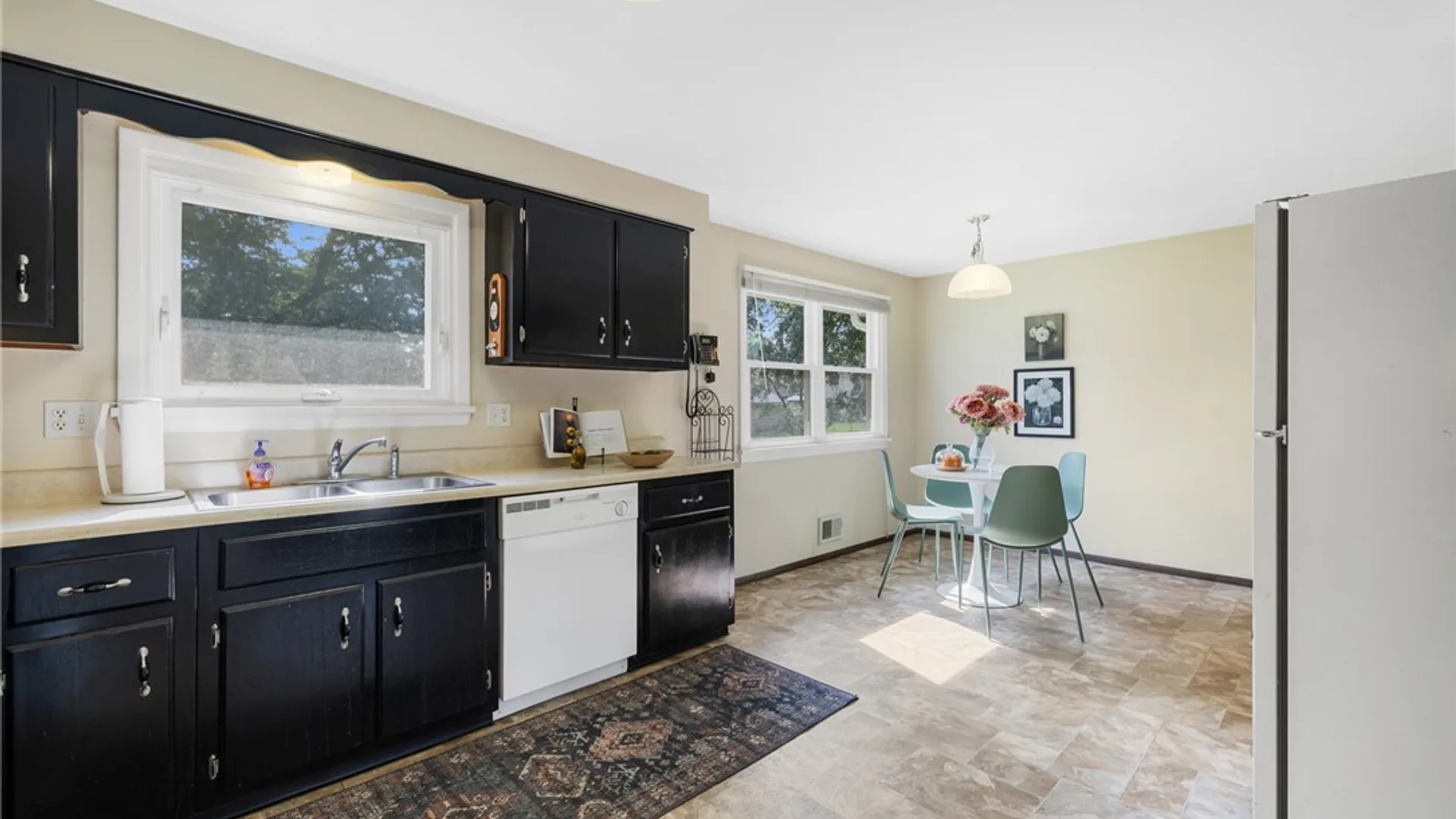 Property at 10 Medallion Drive, Greece, NY 14626 16