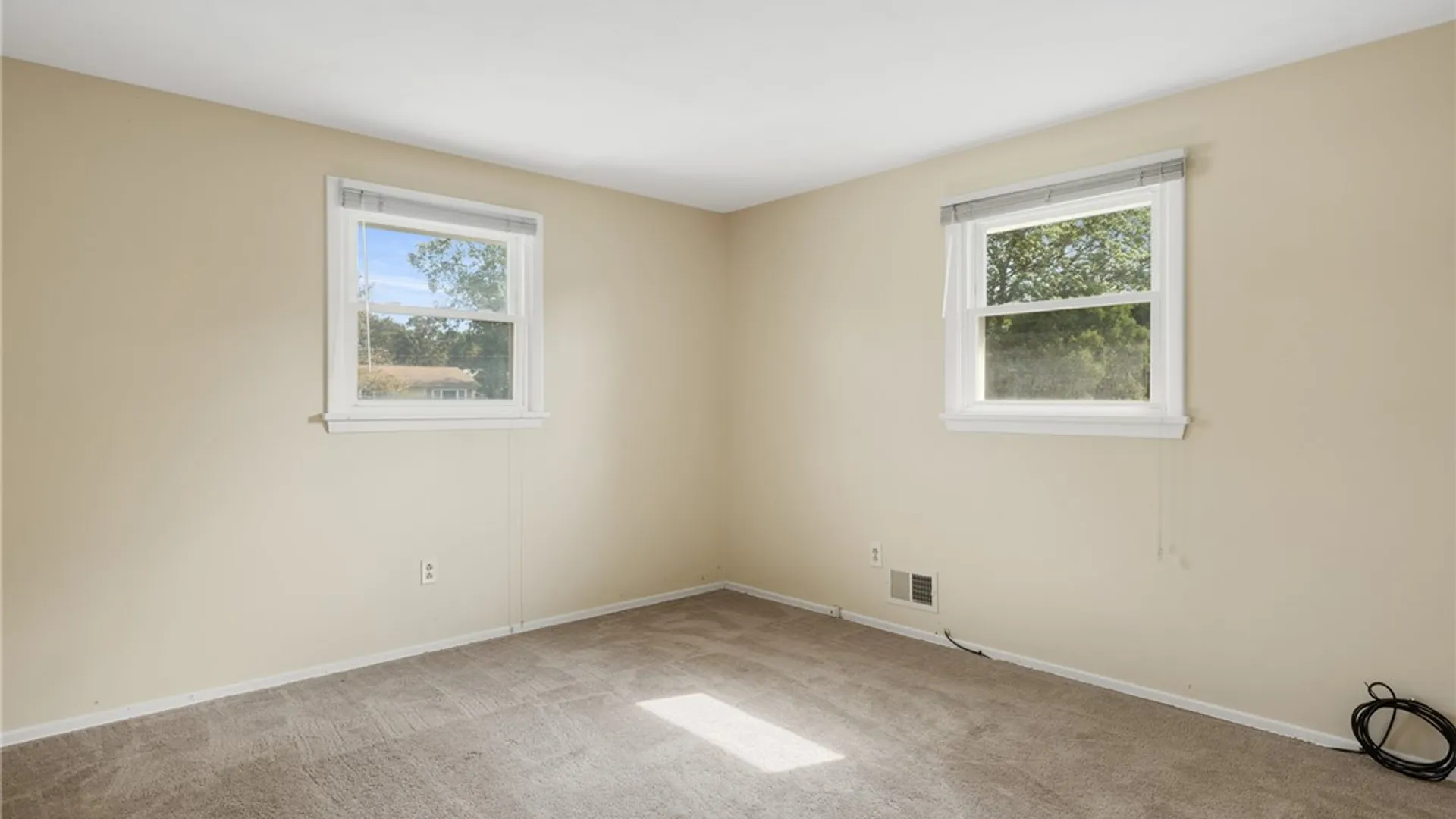 Property at 10 Medallion Drive, Greece, NY 14626 19