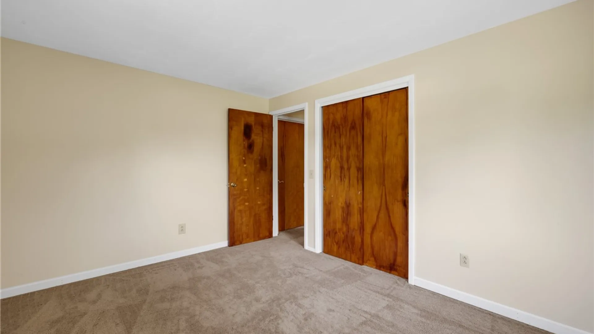 Property at 10 Medallion Drive, Greece, NY 14626 22