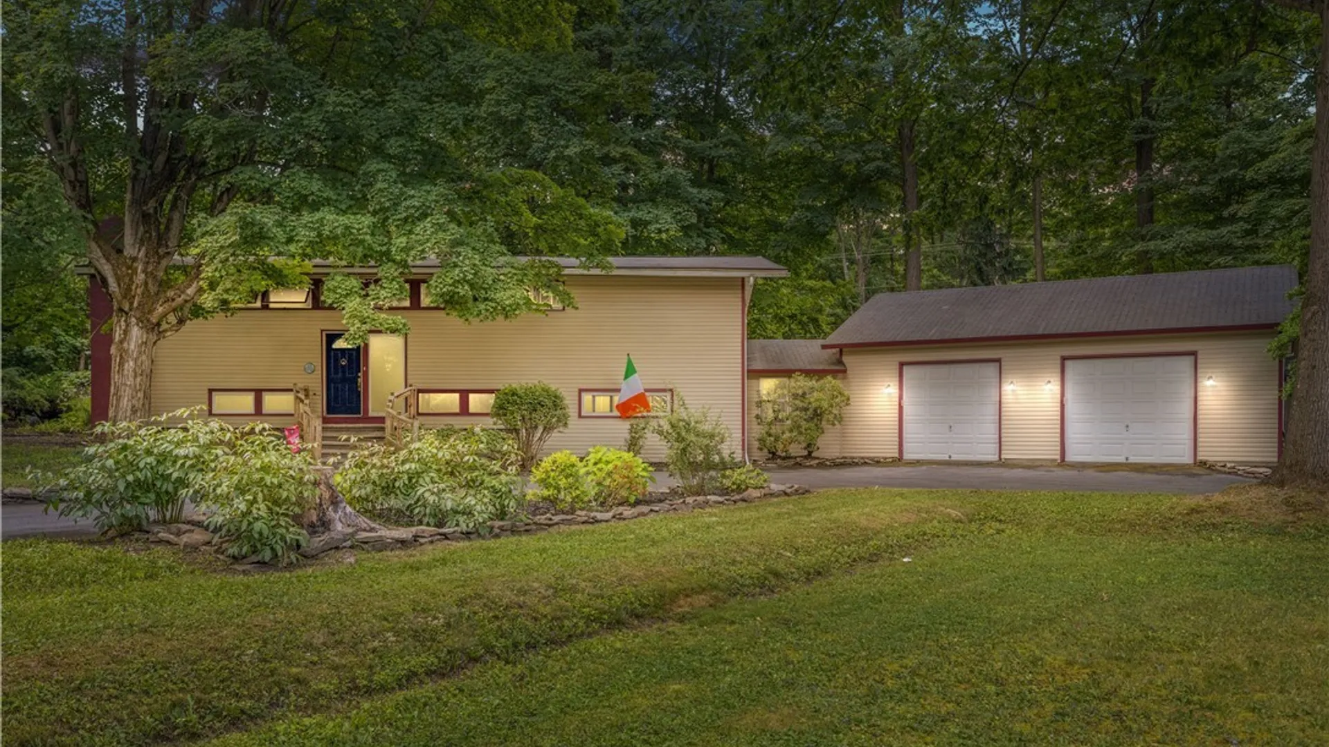 Property at 5006 Woodside Road, DeWitt, NY 13066 3
