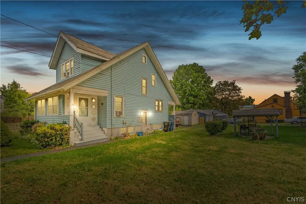 Property at 627 W Newell Street, Syracuse, NY 13205
