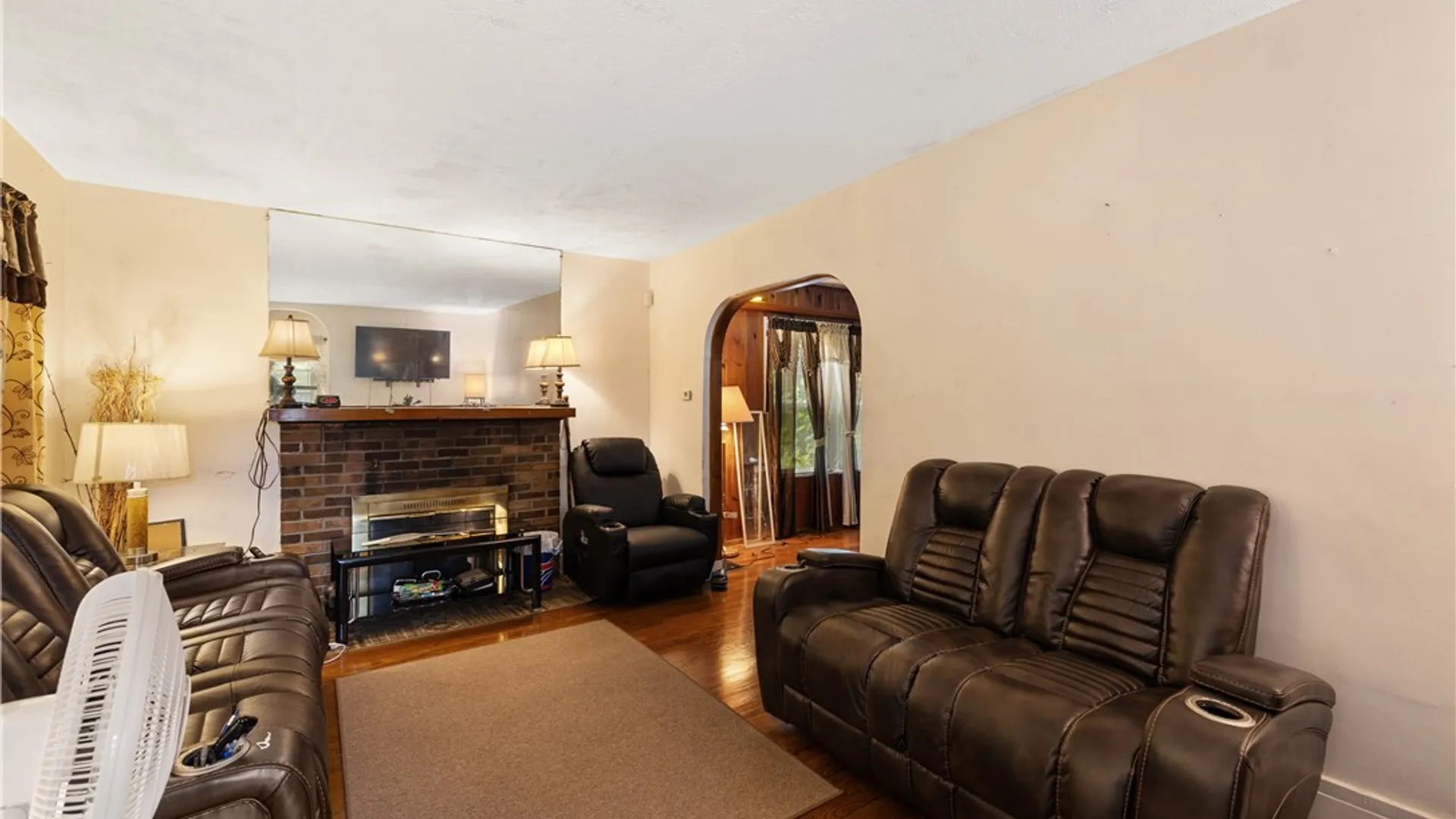 Property at 627 W Newell Street, Syracuse, NY 13205 6