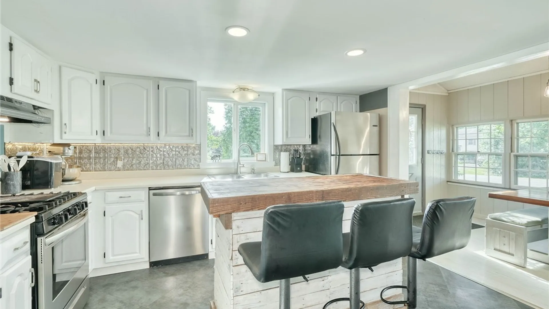 Property at 1941 Paddy Lane, Ontario, NY 14519 13