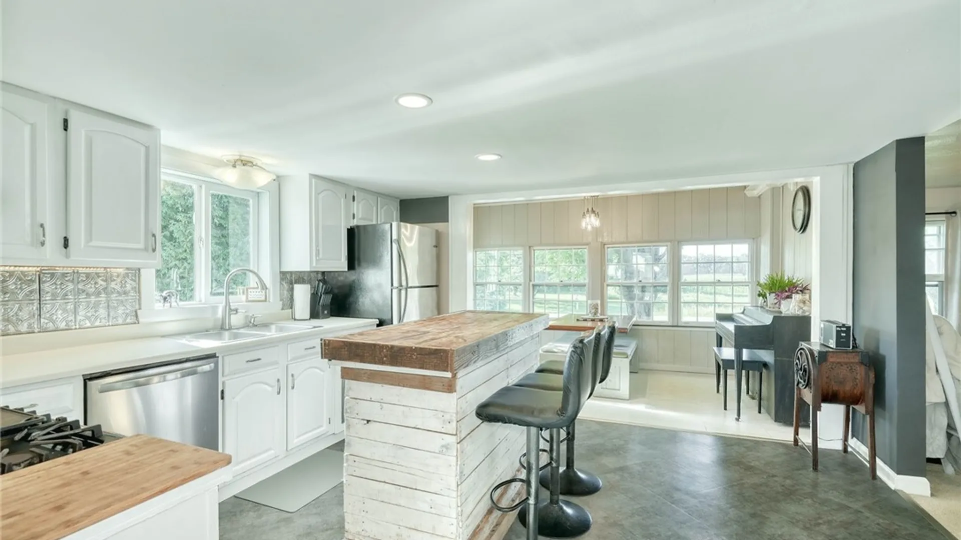 Property at 1941 Paddy Lane, Ontario, NY 14519 14