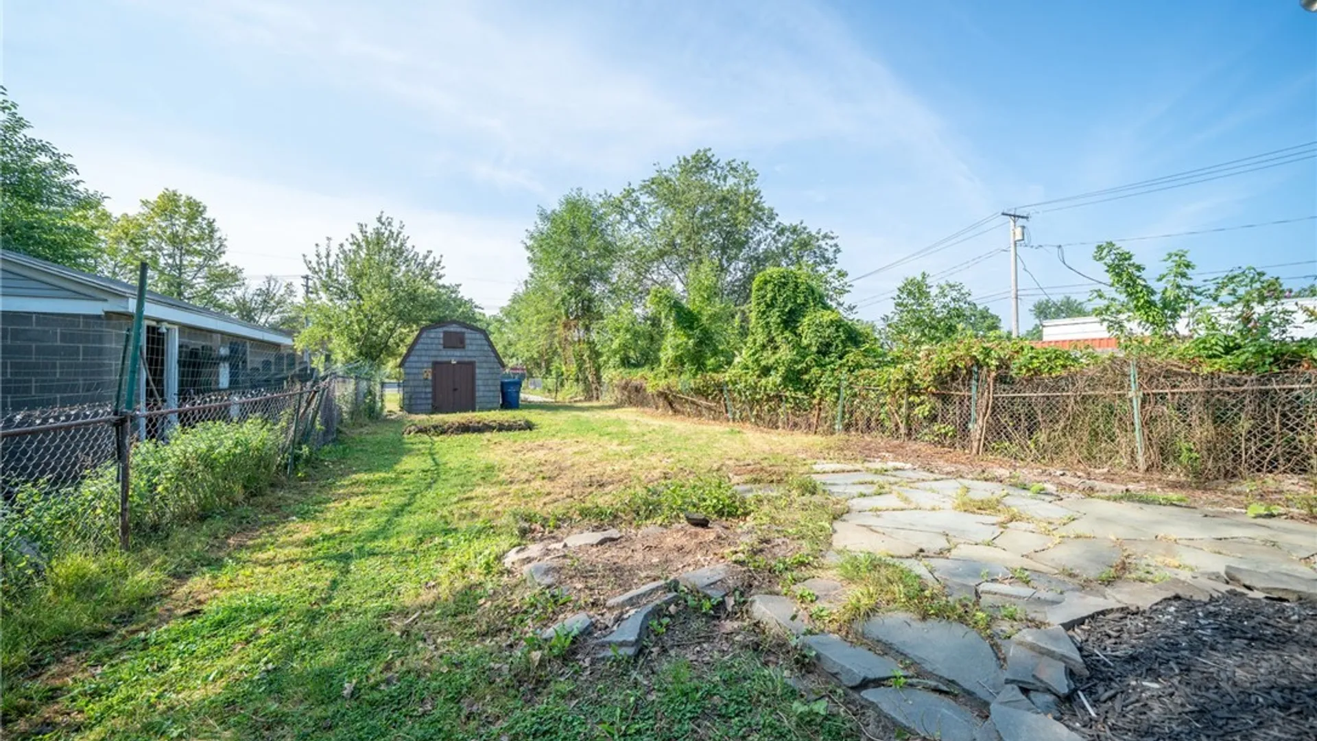 Property at 23 Aldrich Place, Buffalo, NY 14220 12