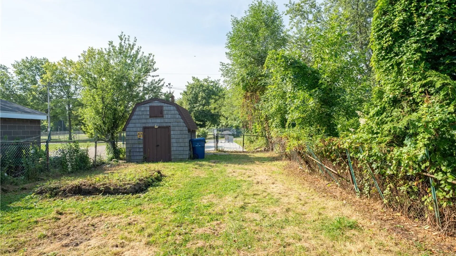 Property at 23 Aldrich Place, Buffalo, NY 14220 14