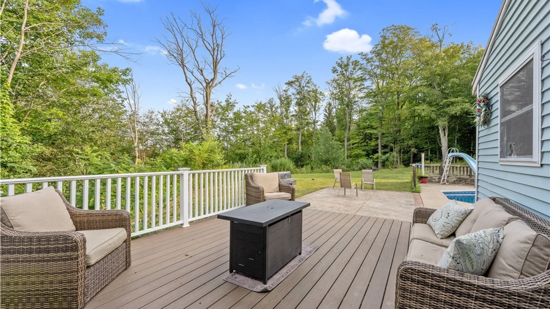 Property at 48 Edwards Circle, Oswego, NY 13126 6