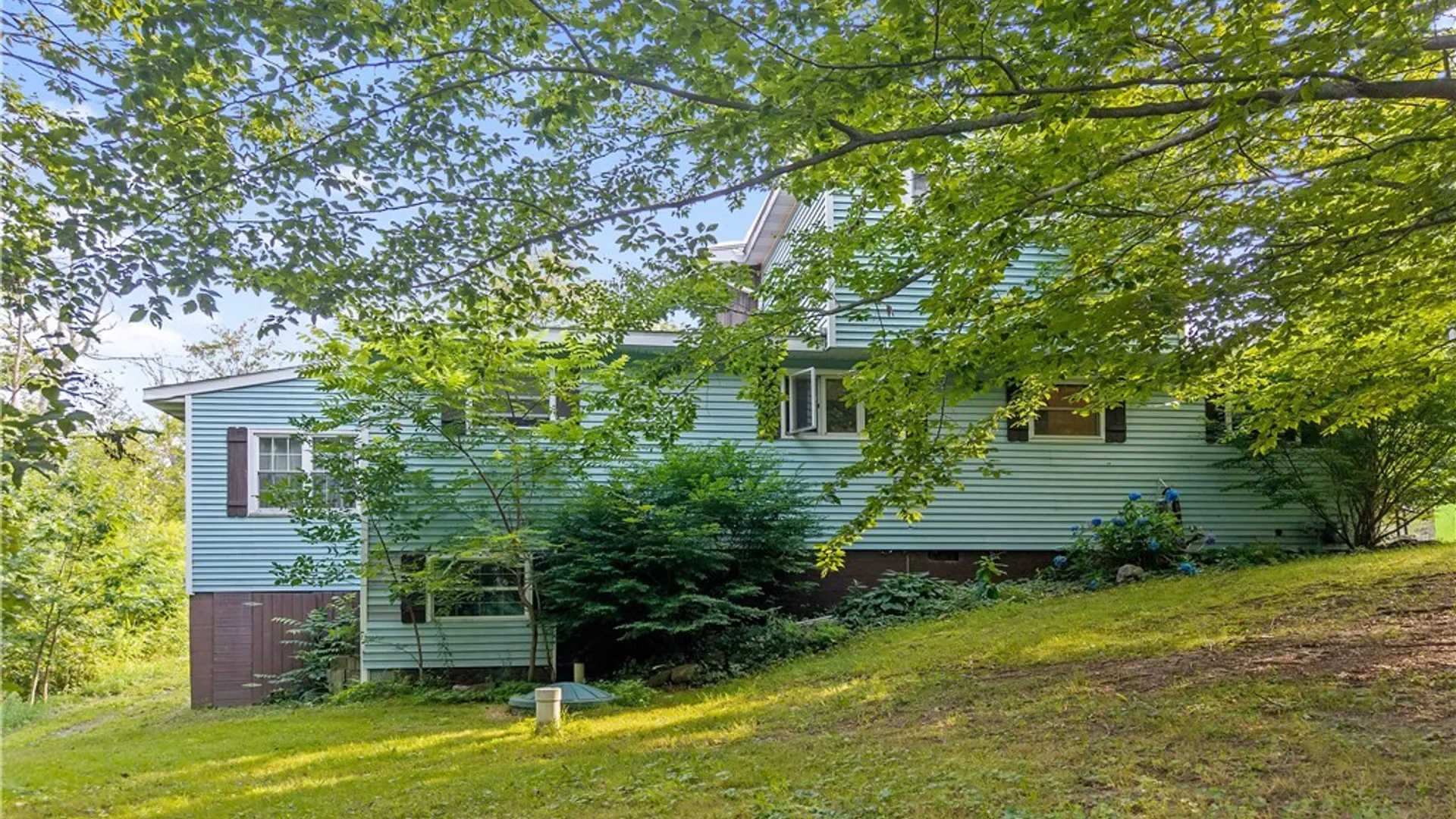 Property at 48 Edwards Circle, Oswego, NY 13126 8