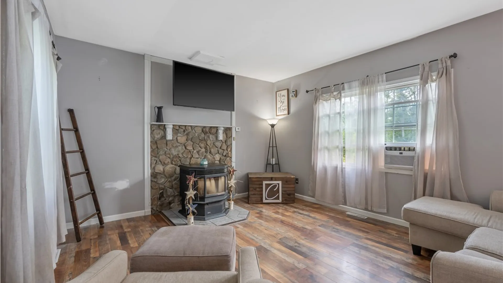 Property at 48 Edwards Circle, Oswego, NY 13126 14