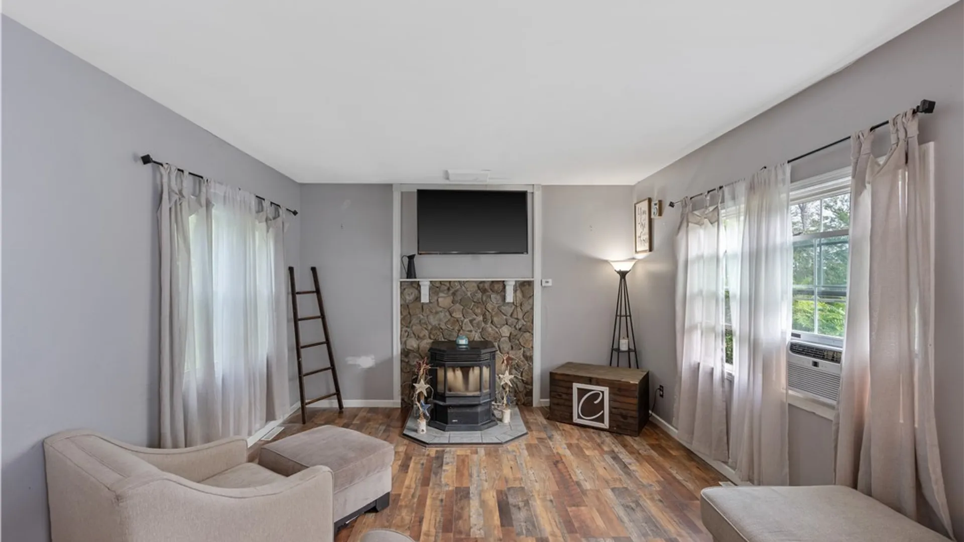 Property at 48 Edwards Circle, Oswego, NY 13126 16