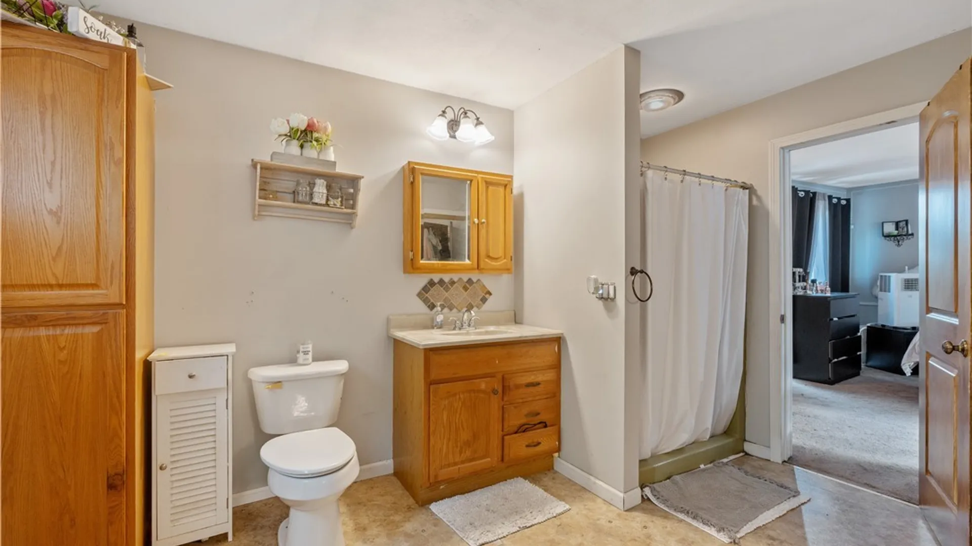 Property at 48 Edwards Circle, Oswego, NY 13126 32