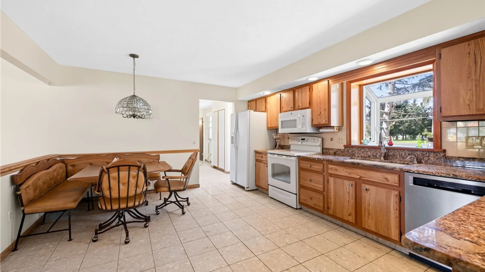 Property at 100 Kearney Drive, Irondequoit, NY 14617 8