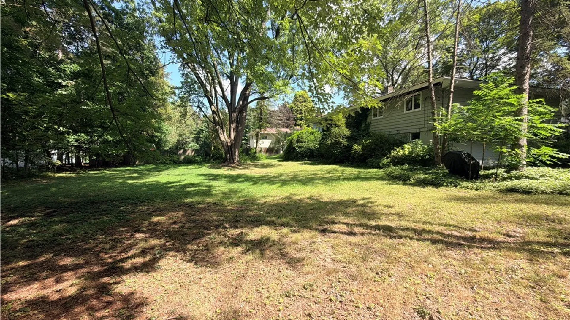 Property at 113 Munro Drive, Camillus, NY 13031 21