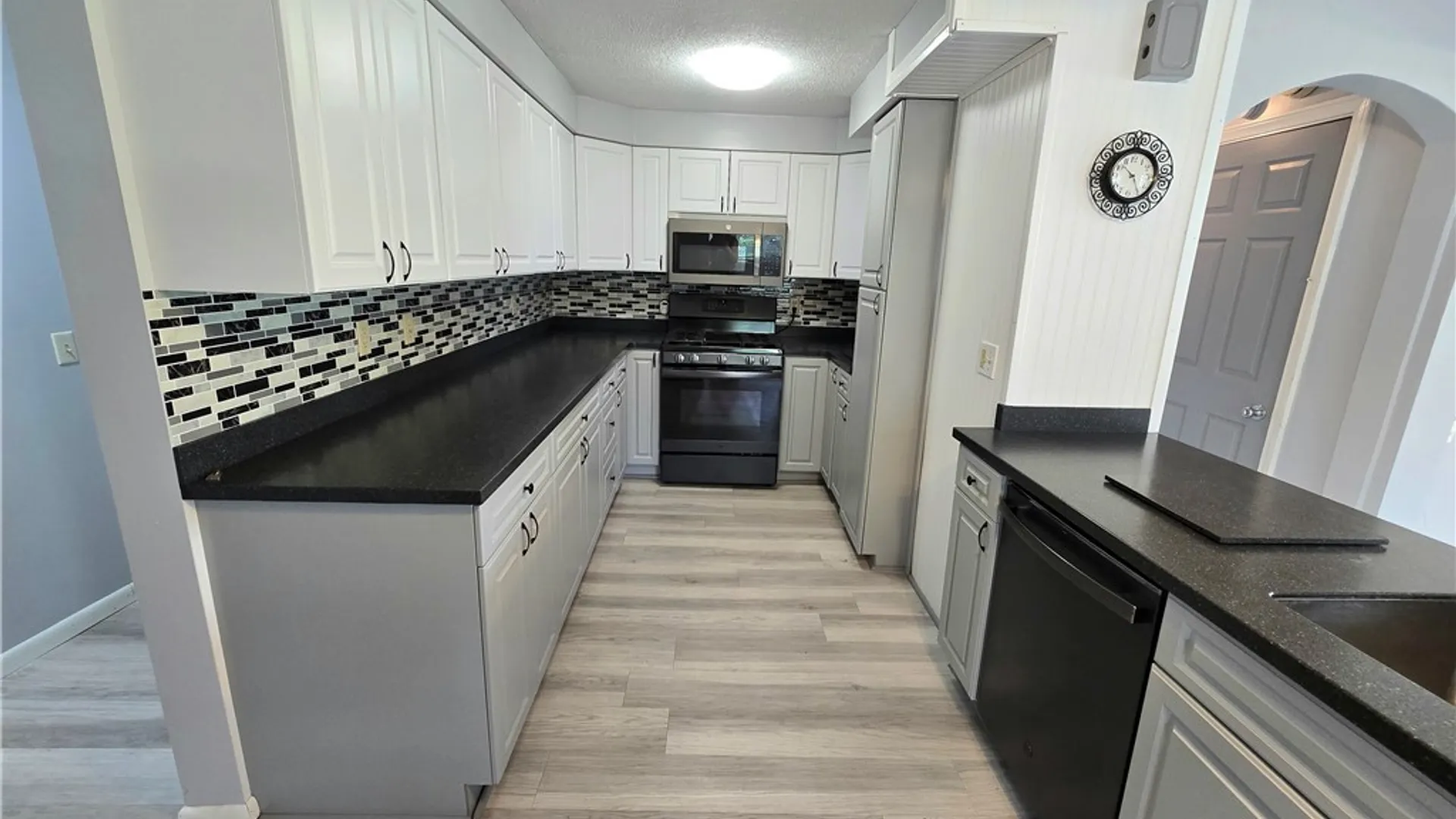 Property at 6 Brooklyn Heights, Portville, NY 14770 15