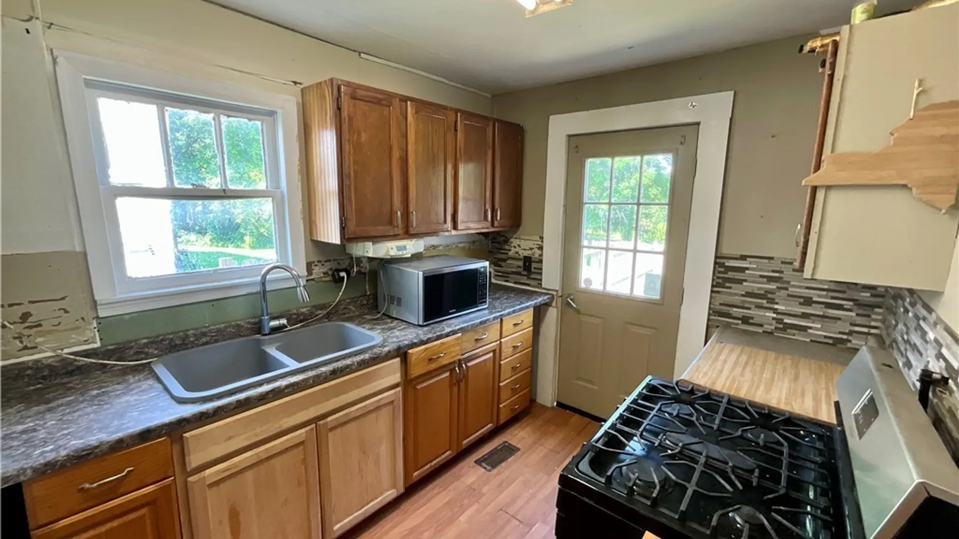 Property at 12050 Main Street, Perrysburg, NY 14129 13