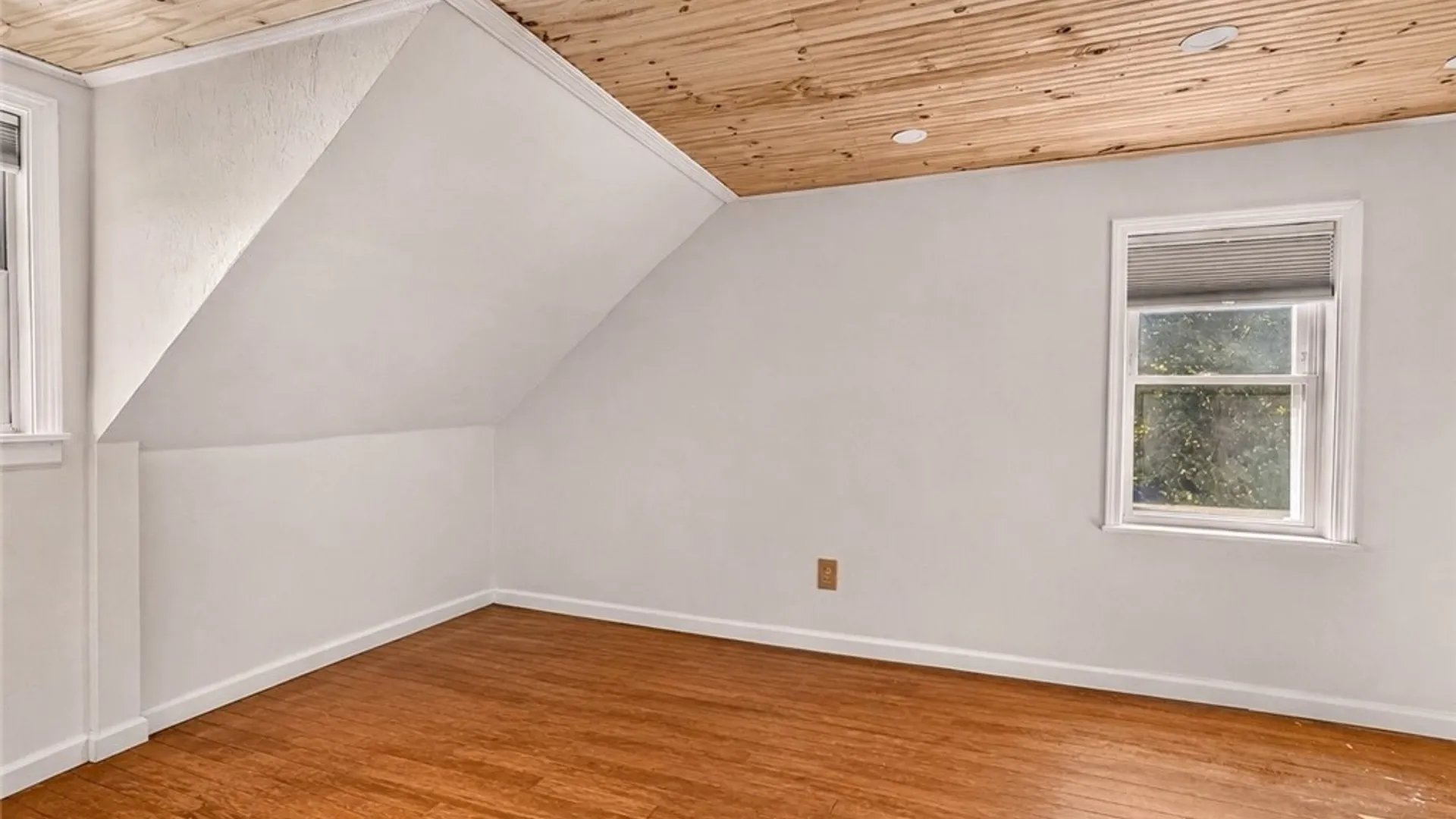 Property at 73 Ardella Street, Gates, NY 14606 20