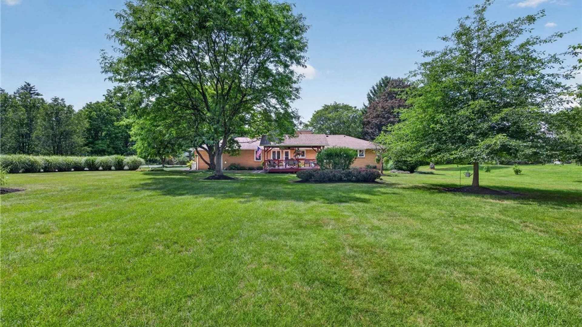 Property at 5875 Creekview Drive, Clarence, NY 14032 41