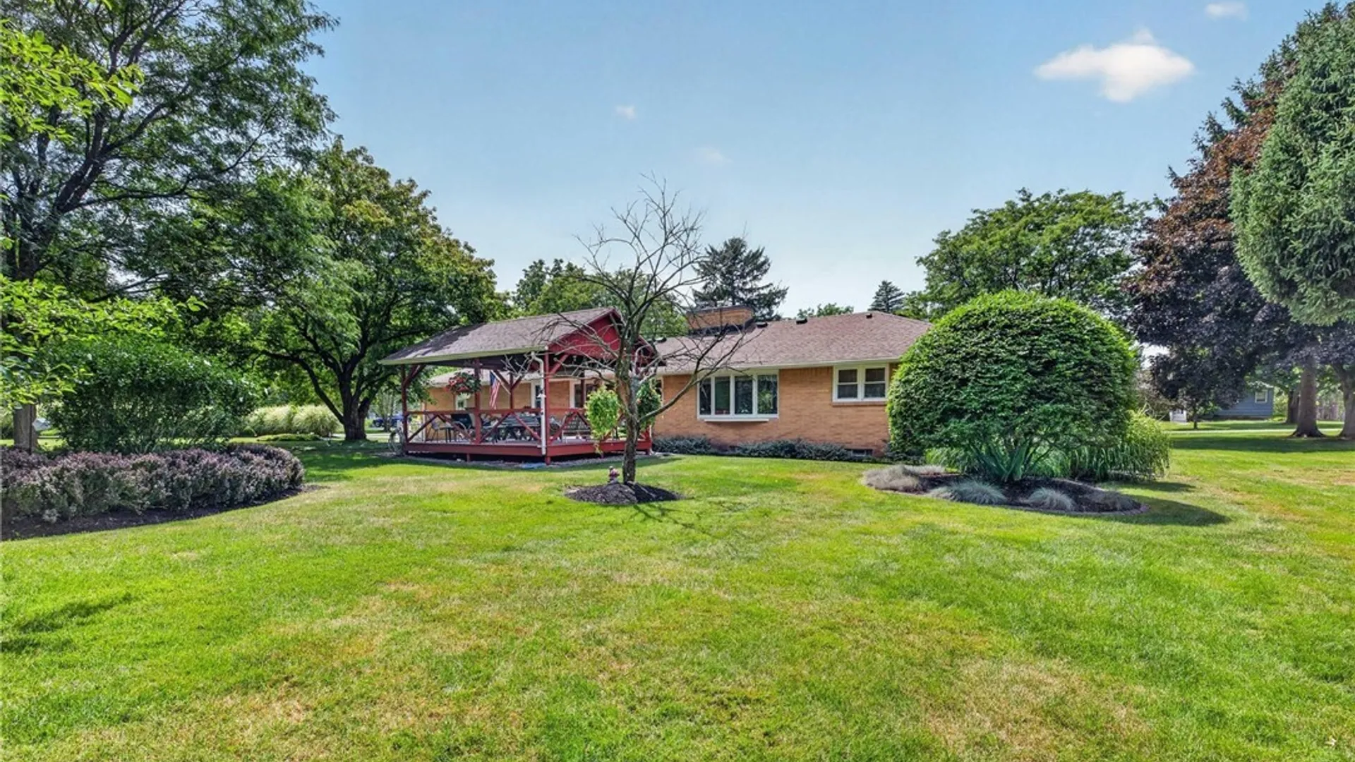 Property at 5875 Creekview Drive, Clarence, NY 14032 45