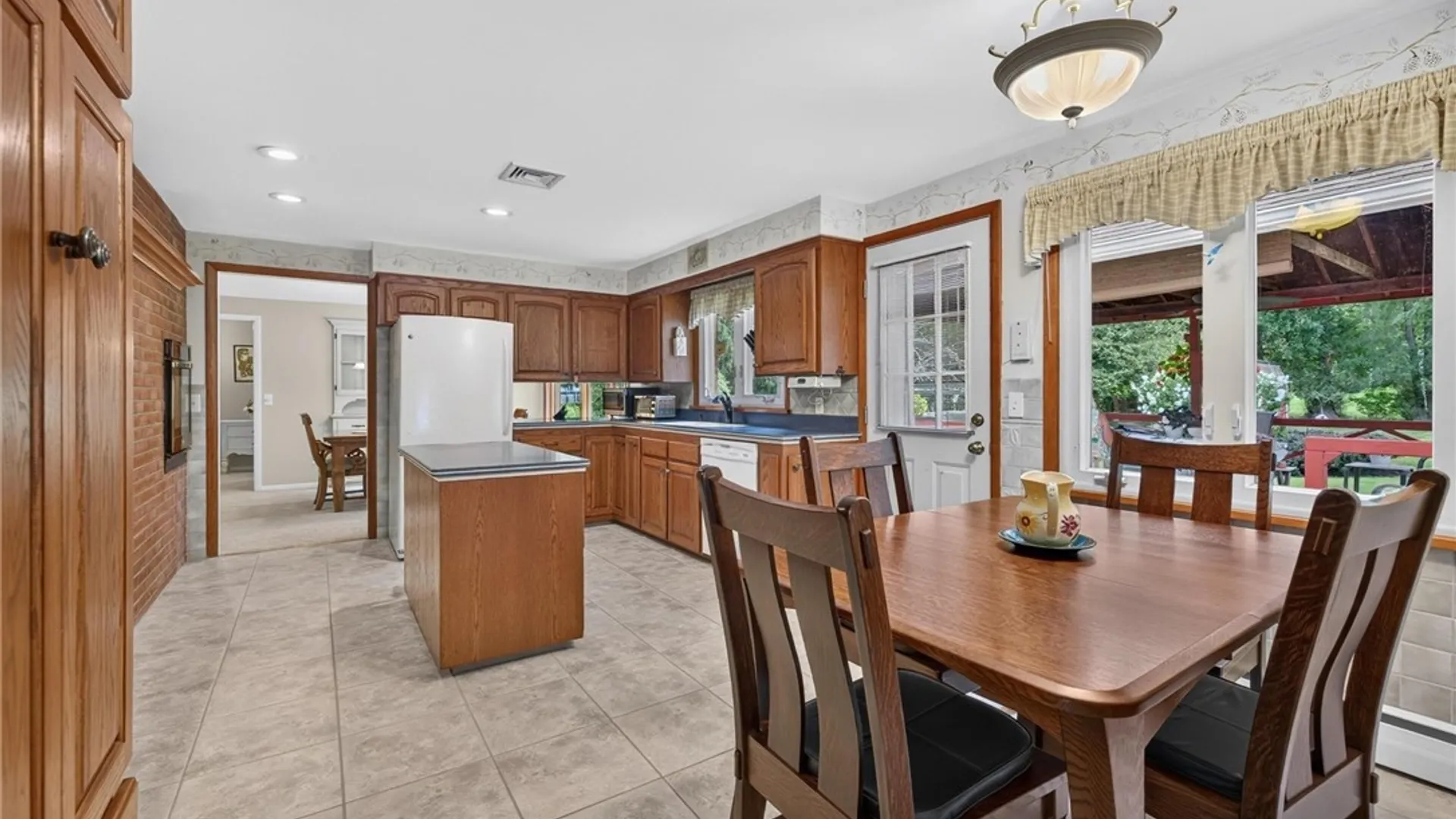 Property at 5875 Creekview Drive, Clarence, NY 14032 5