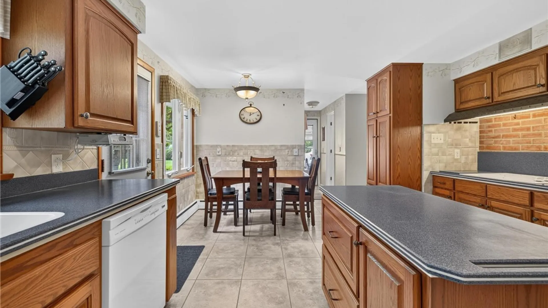 Property at 5875 Creekview Drive, Clarence, NY 14032 9