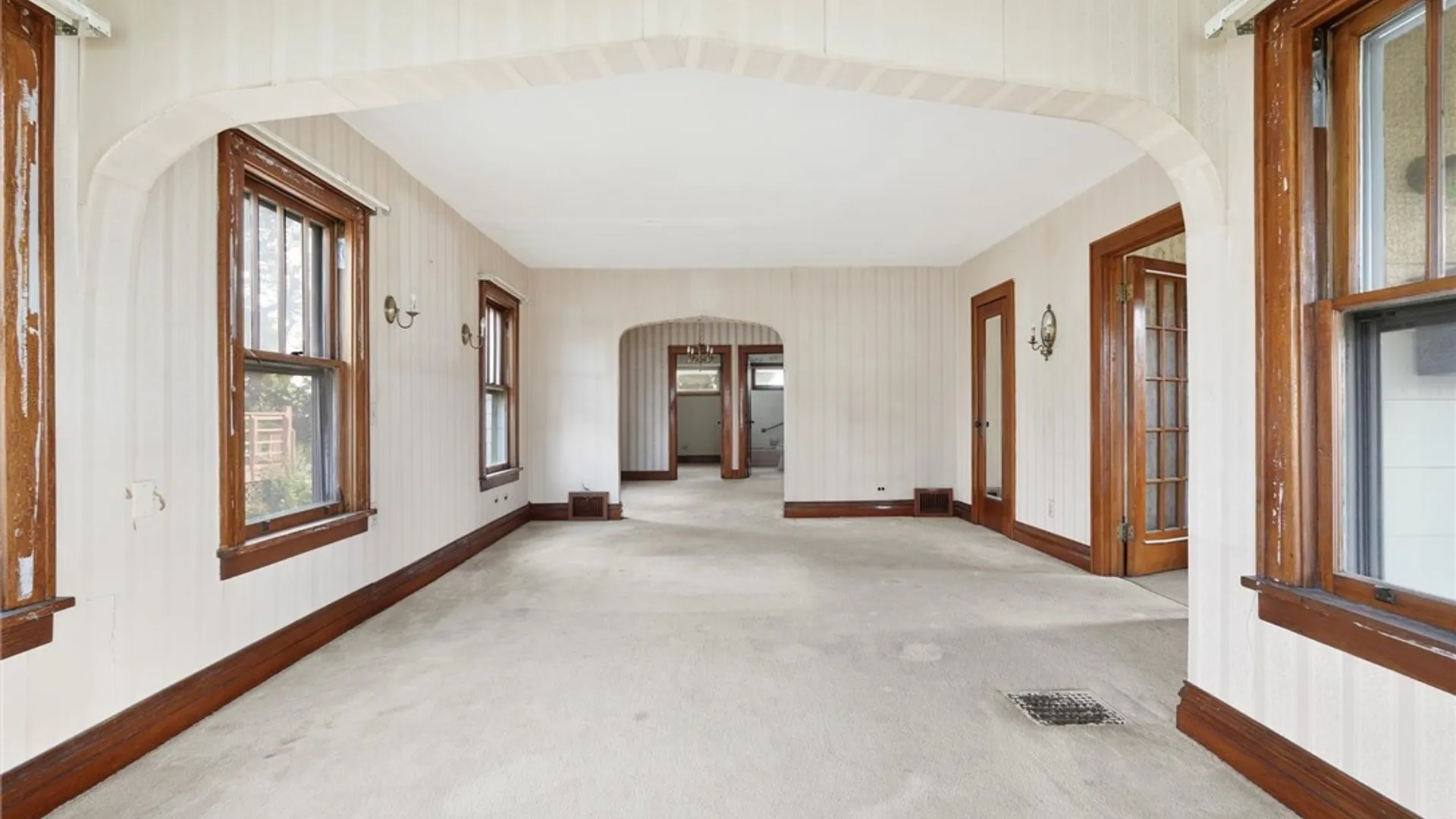 Property at 310 Willumae Drive, Syracuse, NY 13208 4