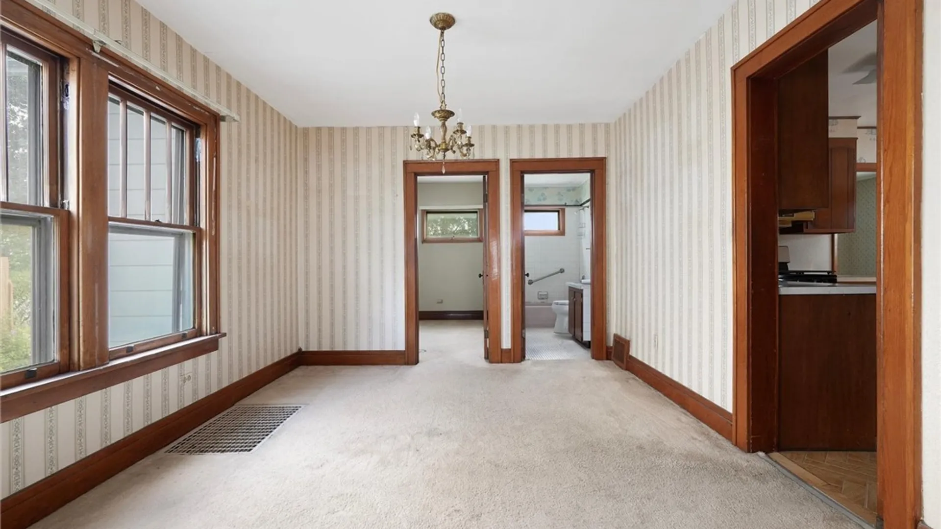 Property at 310 Willumae Drive, Syracuse, NY 13208 7
