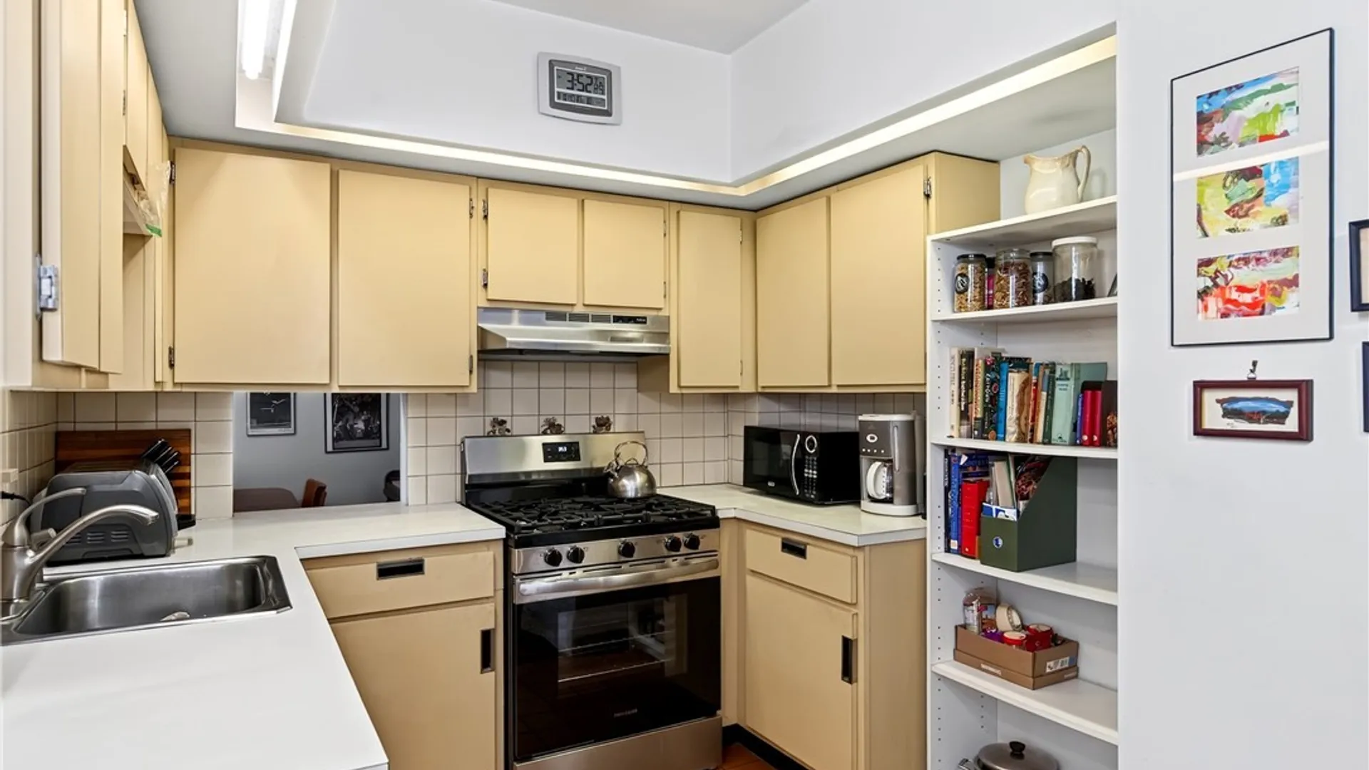 Property at 55 Whitney Place, Buffalo, NY 14201 15