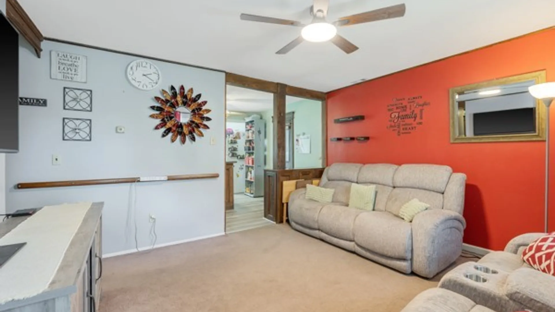 Property at 7906 Eisenhower Boulevard, Cicero, NY 13030 5