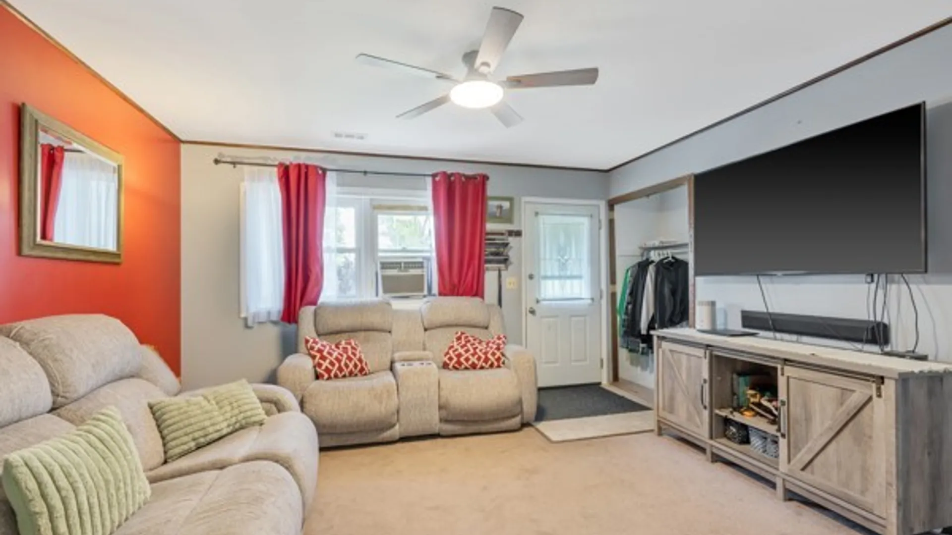 Property at 7906 Eisenhower Boulevard, Cicero, NY 13030 6