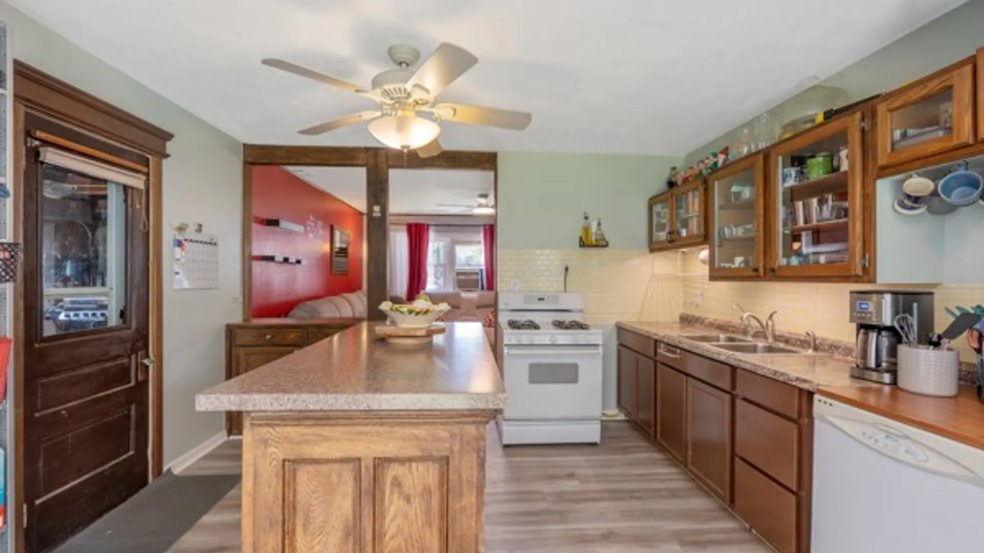 Property at 7906 Eisenhower Boulevard, Cicero, NY 13030 9