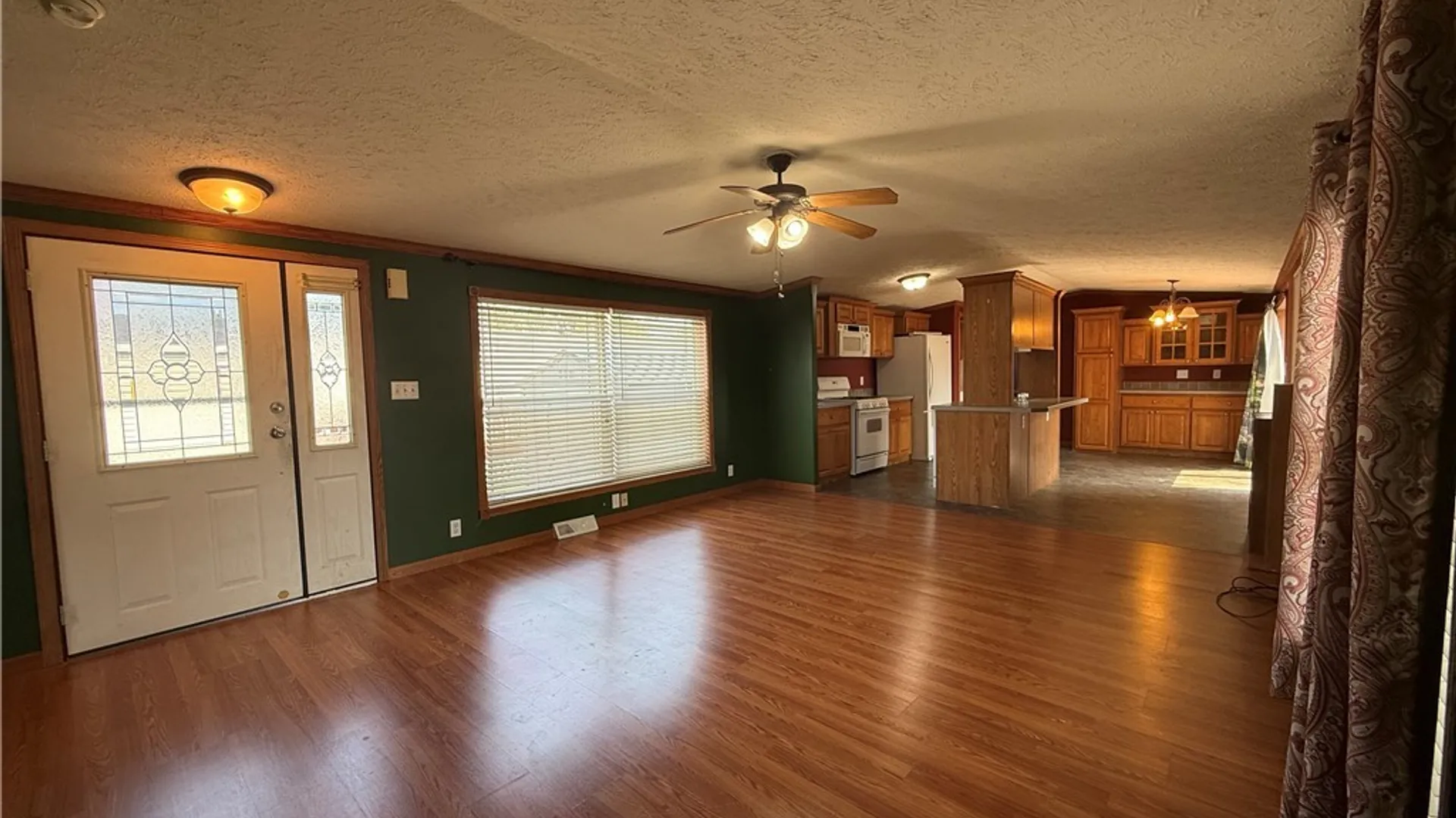 Property at 1438 East Dr, Alden, NY 14004 3